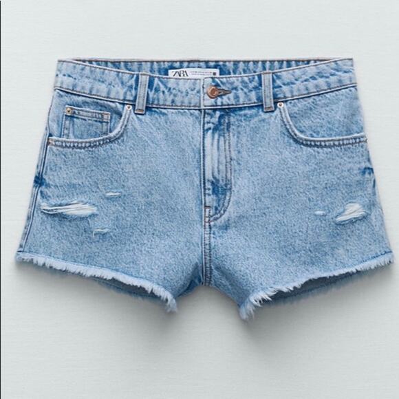 Zara Distressed High Waisted Light Wash Denim shorts Size 4 & 6 - Picture 2 of 8